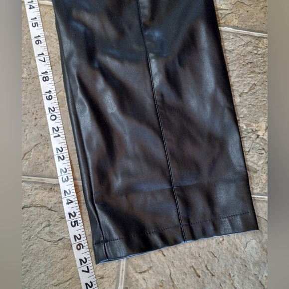 Susan Graver Faux Leather Pants M - Picture 10 of 10